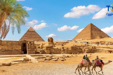 Full-day Tour to Giza Pyramids and Saqqara with a Felucca Ride