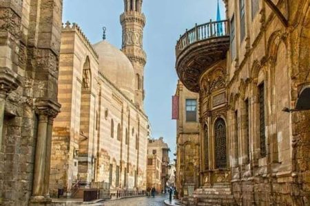 Cairo Day Tour to El Moez Street Islamic Cairo Attractions from Airport