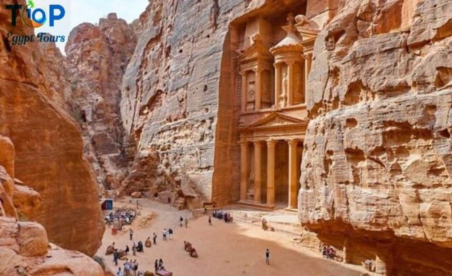 Petra Tour from Sharm El Sheikh: Marvel at the Ancient Rose City