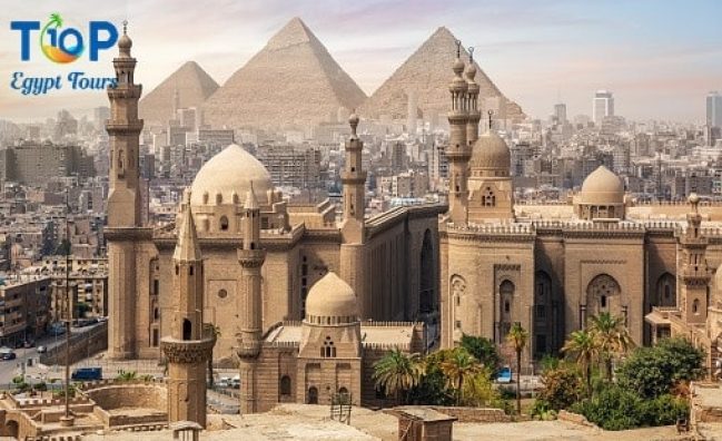 Islamic Cairo and Pyramids Tour