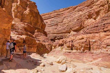 Day Tour from Luxor to the Colored Canyon and Dahab City