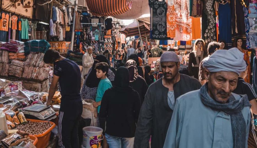Immersing Yourself in the Vibrant Cairo Street Scene