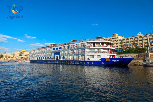 Luxury Cruises for a Personalized Experience(1)