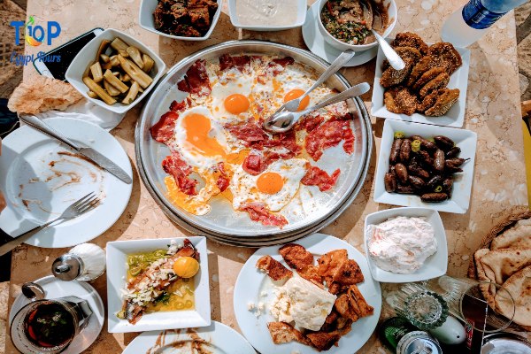 traditional Egyptian breakfast